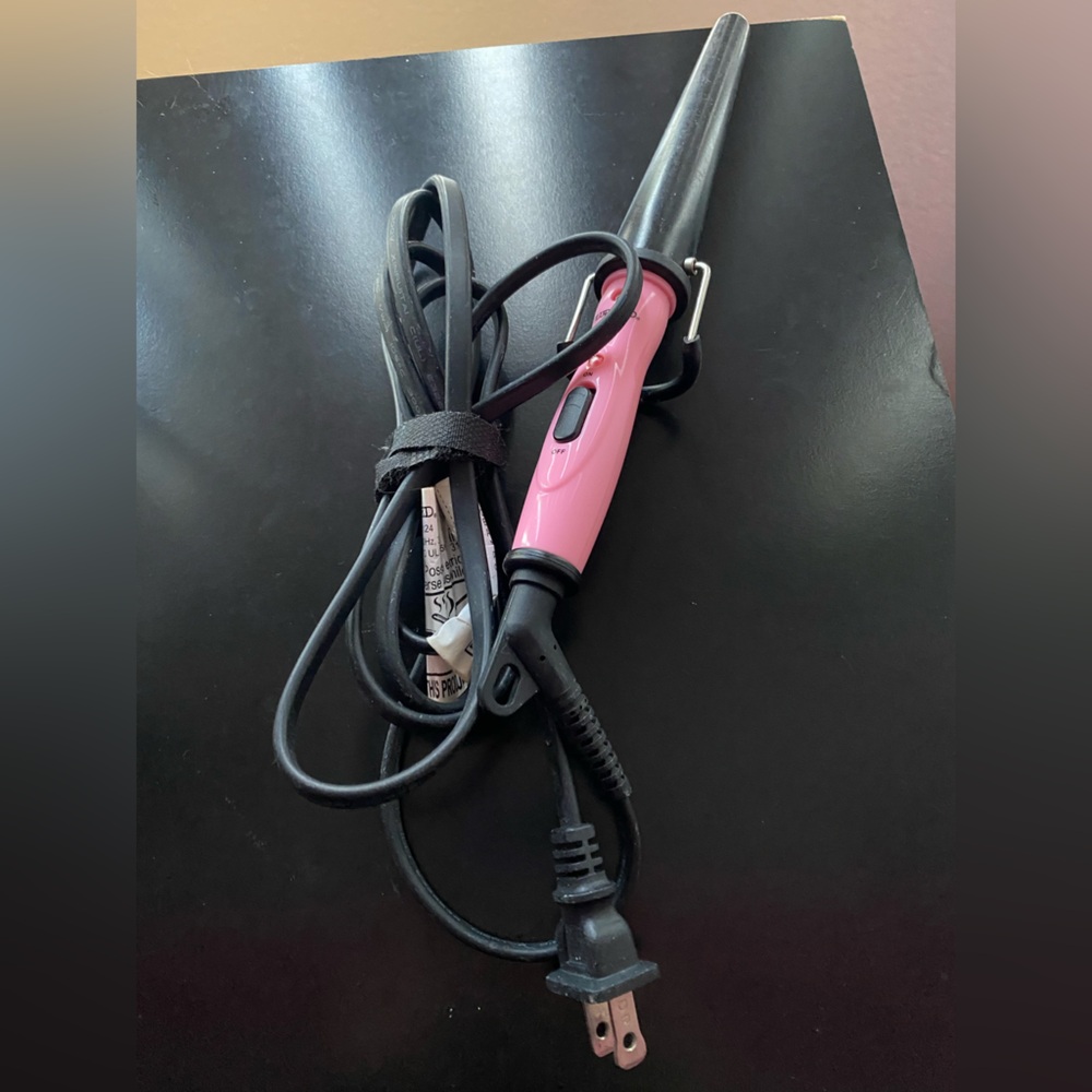 travel size pink curling wand